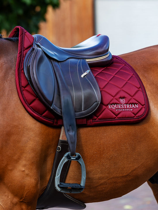 Equestrian Stockholm Jump Saddle Pad Line Bordeaux (Full)