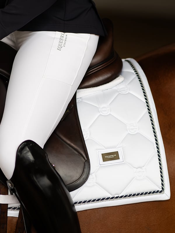Equestrian Stockholm White Perfection iejādes sviedrene. 